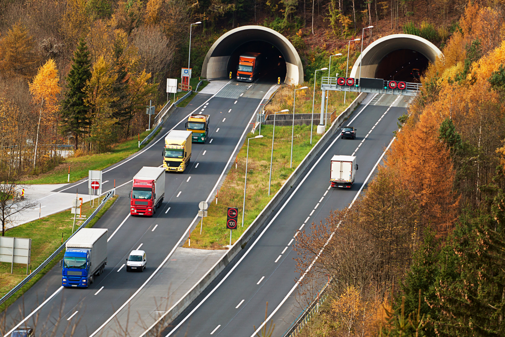 verkehr am tauerntunnel